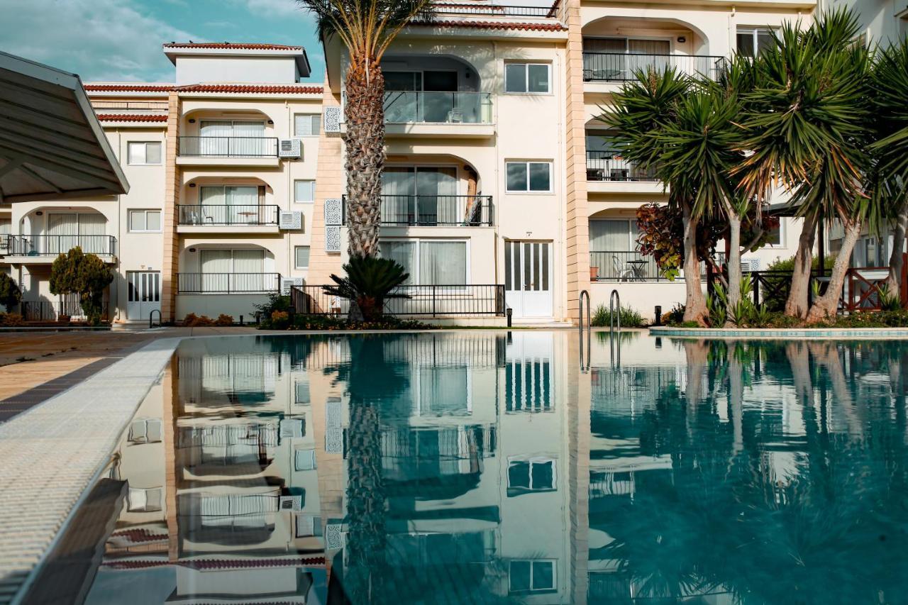 Fantastic 4 Cyprus First Line Beachfront Boghaz 外观 照片